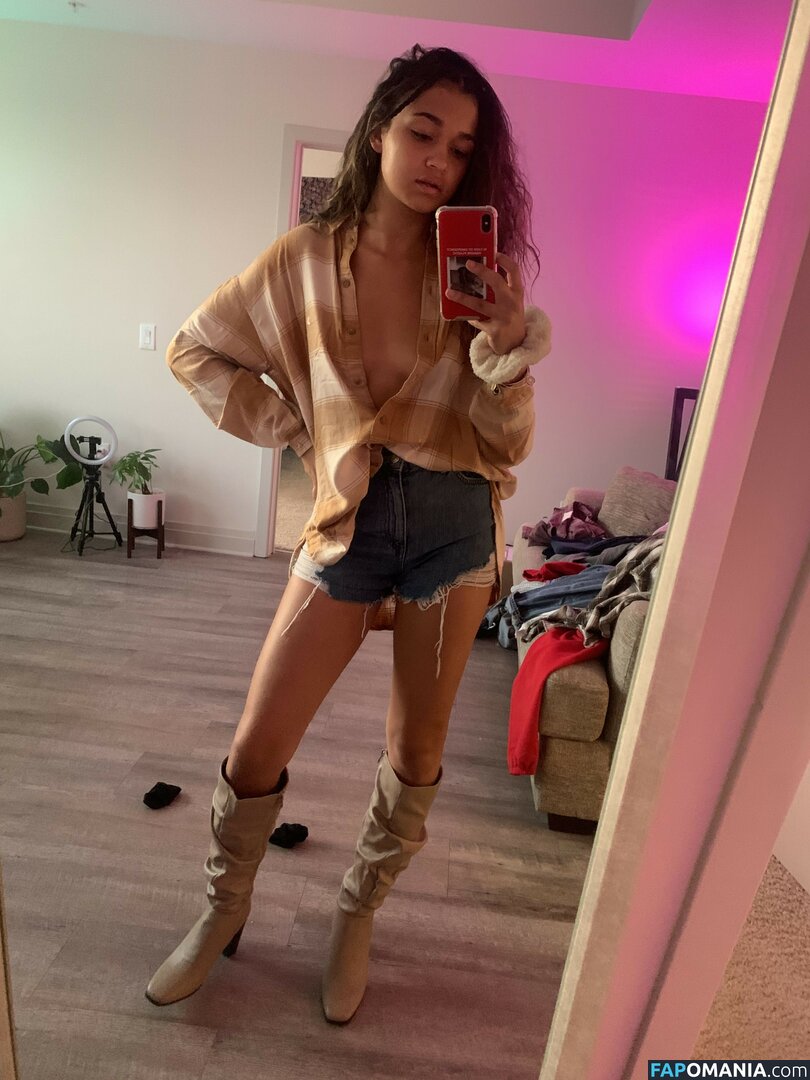 Madison Bailey ヌード 流出写真 #10