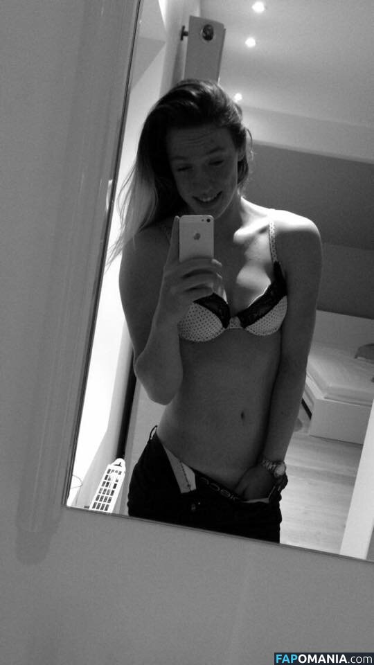 Monika Van De Vondel ヌード 流出写真 #10