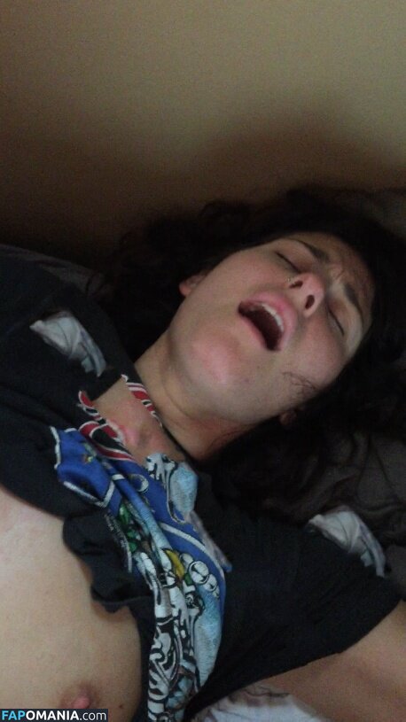 Scout Taylor Compton ヌード 流出写真 #1