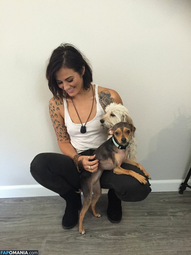 Scout Taylor Compton ヌード 流出写真 #23