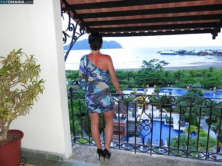 Serena Deeb ヌード 流出写真 #3