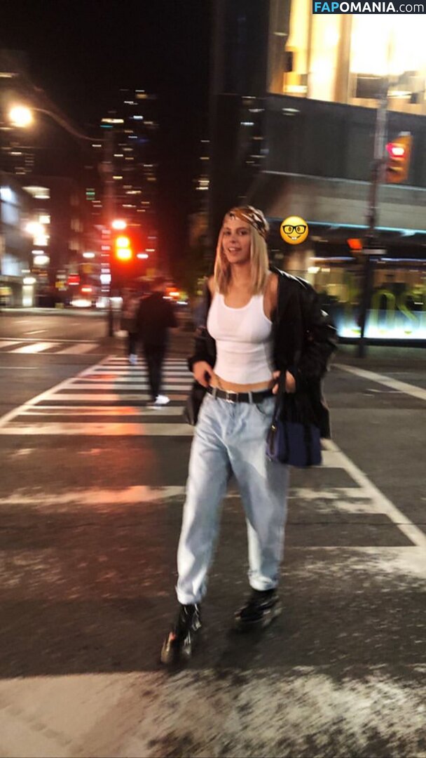 Sesil Karatantcheva ヌード 流出写真 #1