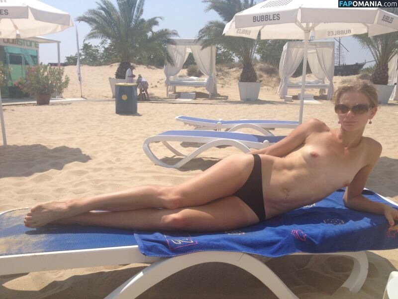 Sesil Karatantcheva ヌード 流出写真 #13