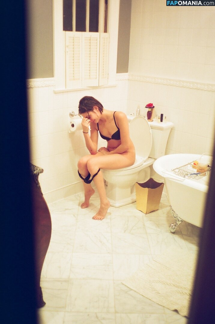 Willa Holland ヌード 流出写真 #8