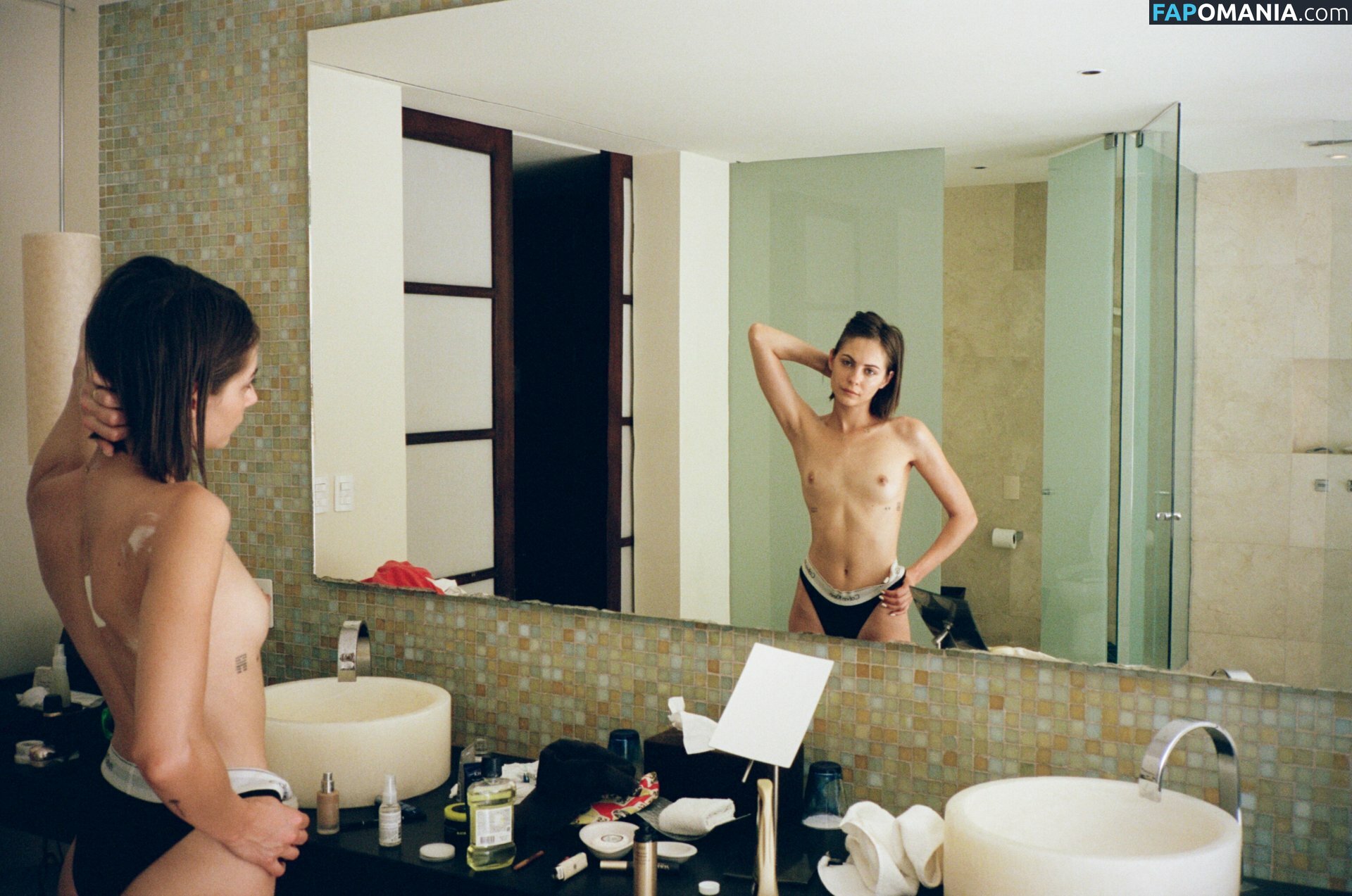 Willa Holland ヌード 流出写真 #39