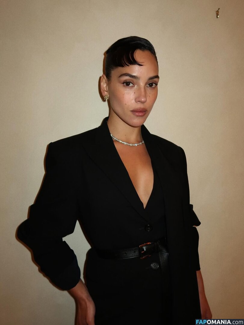 Adria Arjona / adriaarjona ヌード OnlyFans  流出写真 #4