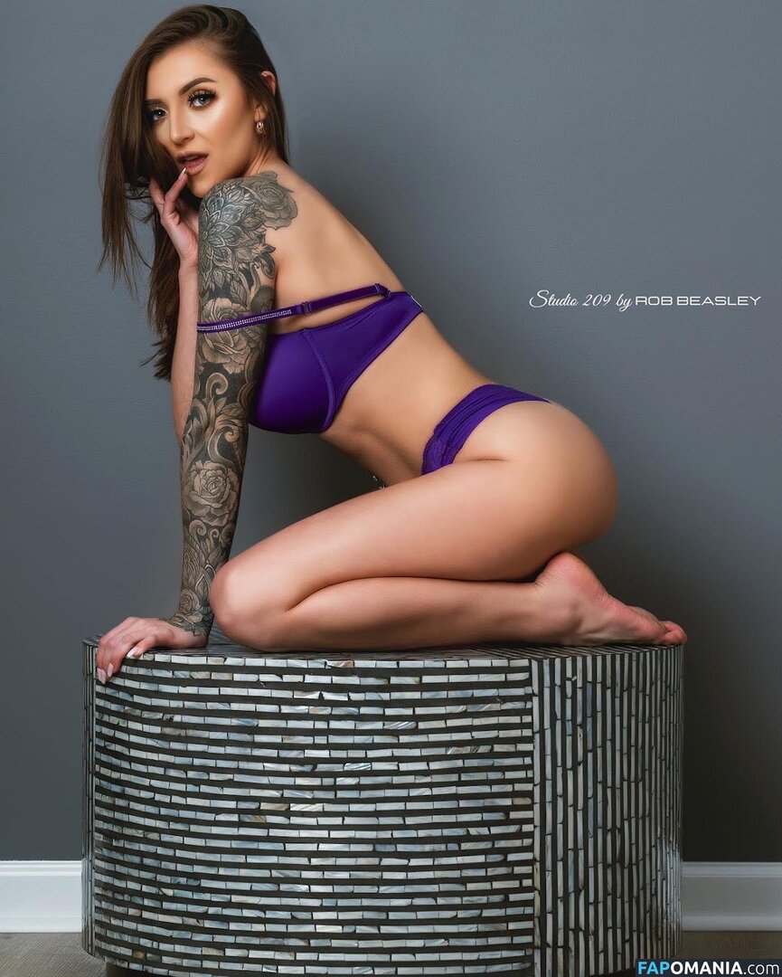 Amaya Anne / Emma Rourke / _amayaanne / amayaannee / inkkedbabe ヌード OnlyFans  流出写真 #1