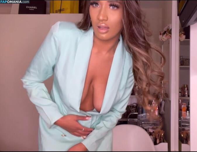 Amina Iqbal / xminaaa_ ヌード OnlyFans  流出写真 #1