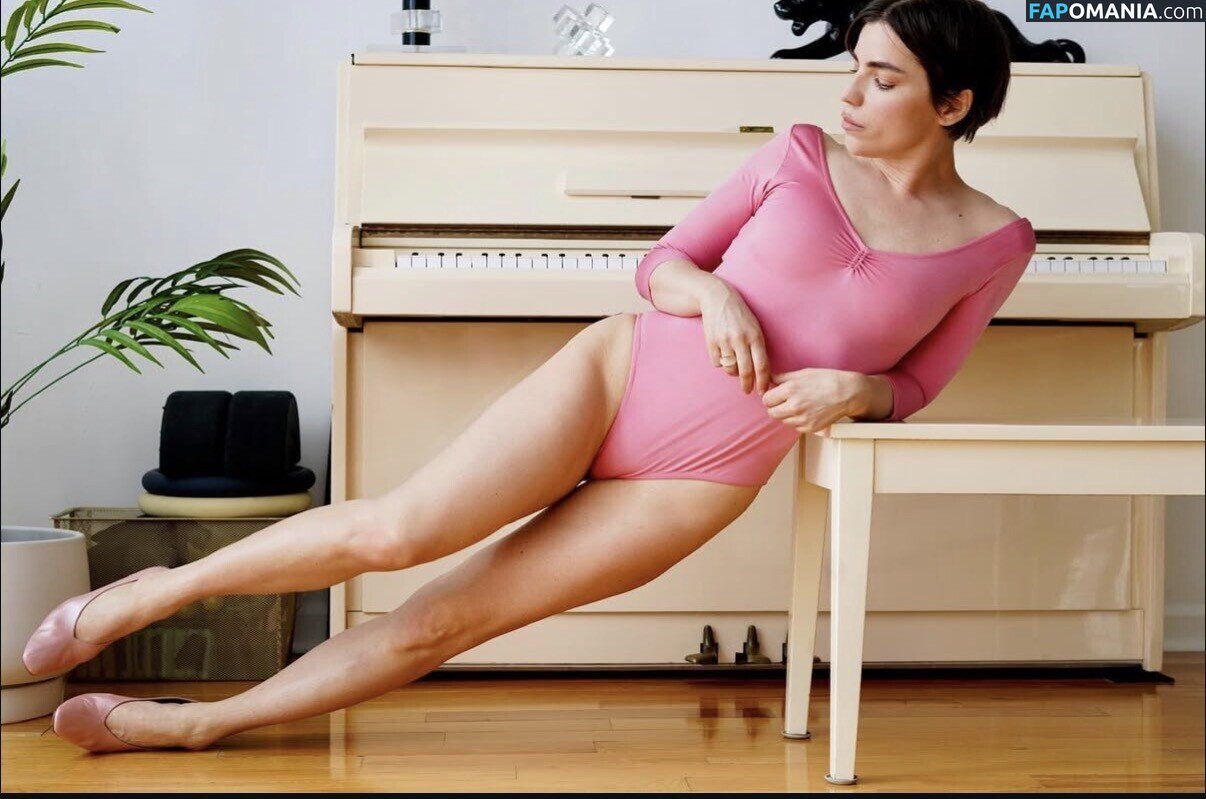 Angela Trimbur / angelatrimbur / angelatrimburdance ヌード OnlyFans  流出写真 #25