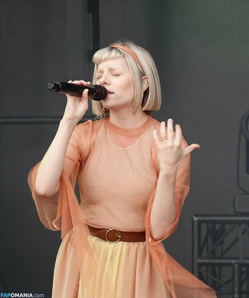 Aurora Aksnes / auroramusic / singer ヌード OnlyFans  流出写真 #1