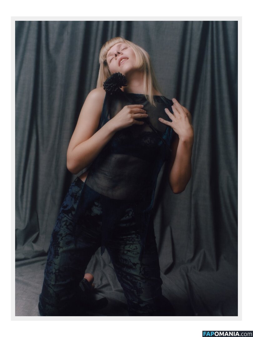 Aurora Aksnes / auroramusic / singer ヌード OnlyFans  流出写真 #260