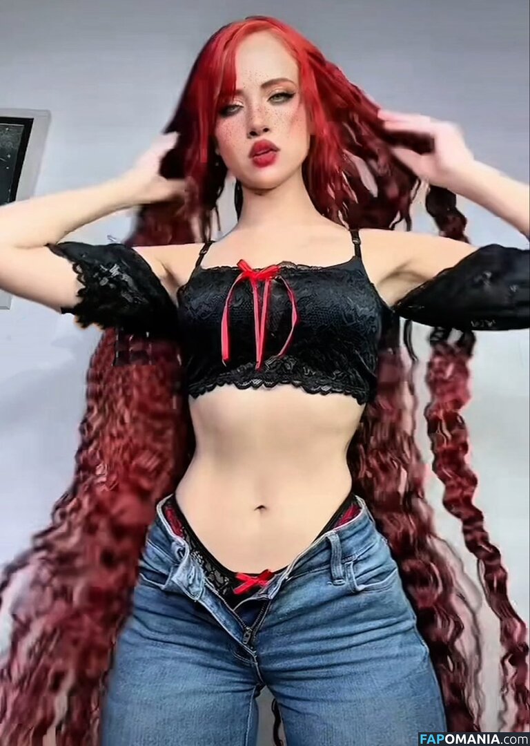 Bella Dueñas ヌード OnlyFans  流出写真 #1