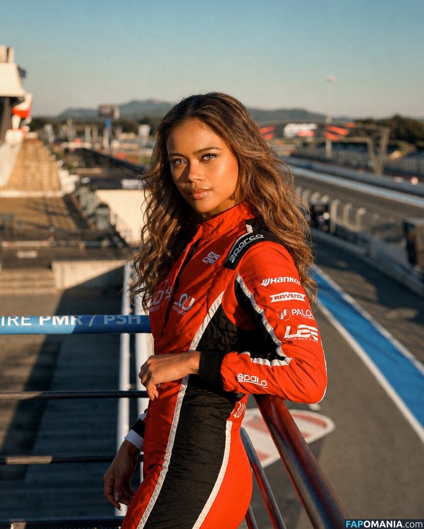 Bianca Bustamante / https: / racerbia ヌード OnlyFans  流出写真 #34