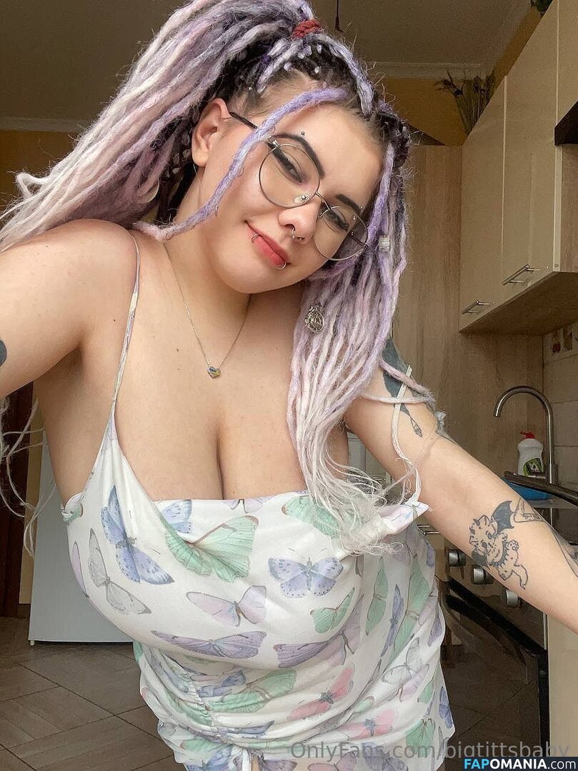 big.tits.baby.on.holiday / bigtittsbaby ヌード OnlyFans  流出写真 #1