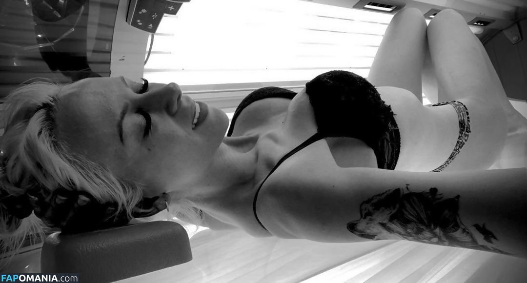 Blondiemissjuly / Julie Hagen / hellomissjulia ヌード OnlyFans  流出写真 #9