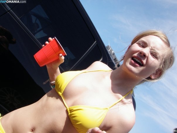 Britt Robertson ヌード 流出写真 #15