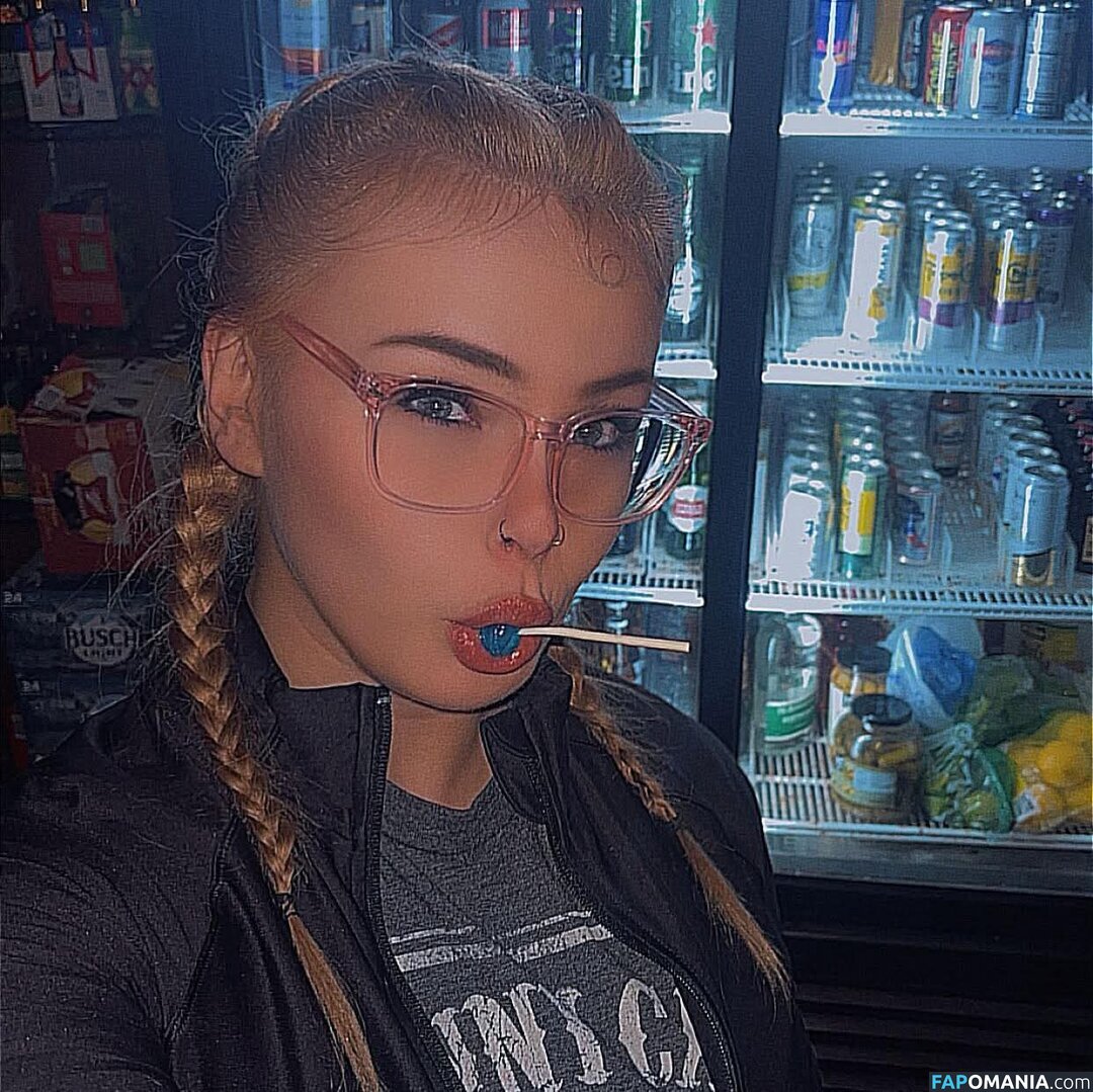 Busty Kristen from Iowa ヌード OnlyFans  流出写真 #3