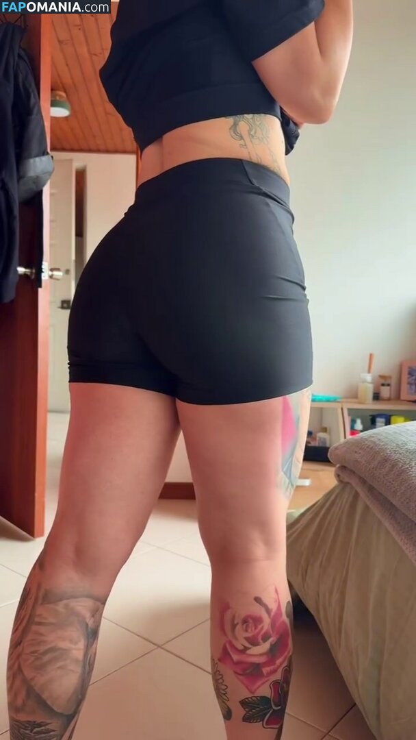 Caroloca Mejía / Helado de Vainilla / chika_bosque / https: / ideas_veg ヌード OnlyFans  流出写真 #8