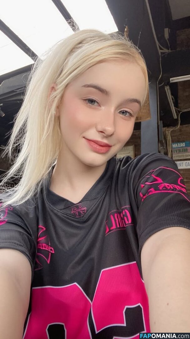 BuleBarbie / Dasha Gartman / bulebarbie_official ヌード OnlyFans  流出写真 #1