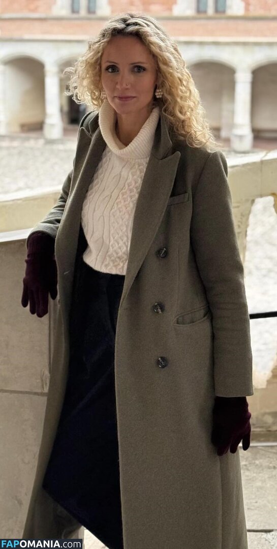 Dr Suzannah Lipscomb / https: / sixteenthcgirl ヌード OnlyFans  流出写真 #1