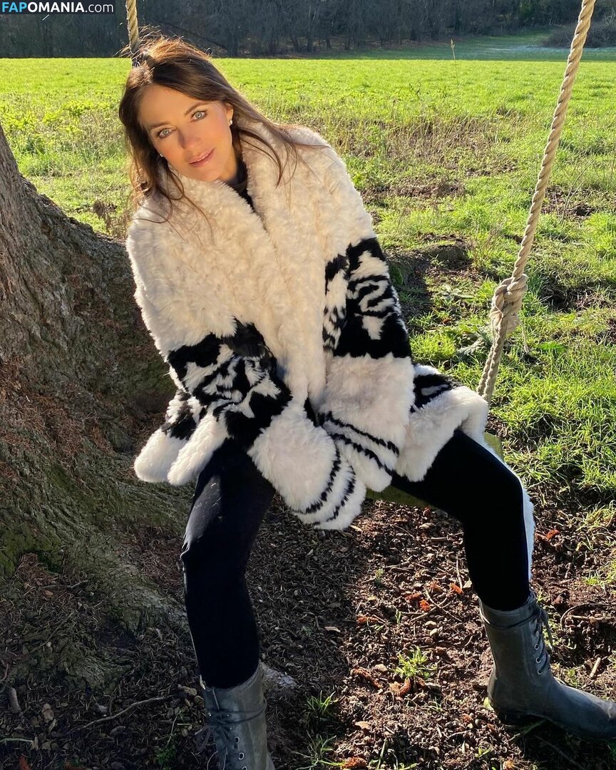 Elizabeth Hurley / elizabethhurley / elizabethhurley1 ヌード OnlyFans  流出写真 #334