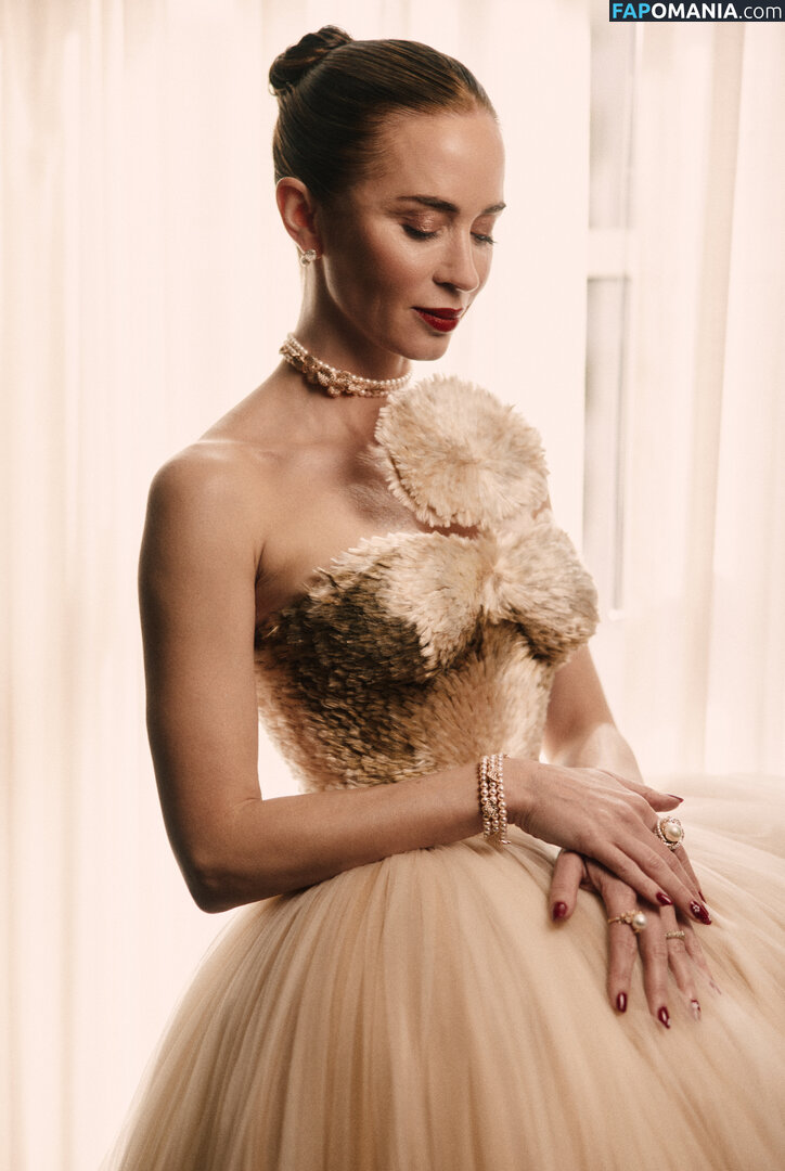 Emily Blunt / _emily_blunt_ / twogirlsoneblunt ヌード OnlyFans  流出写真 #459