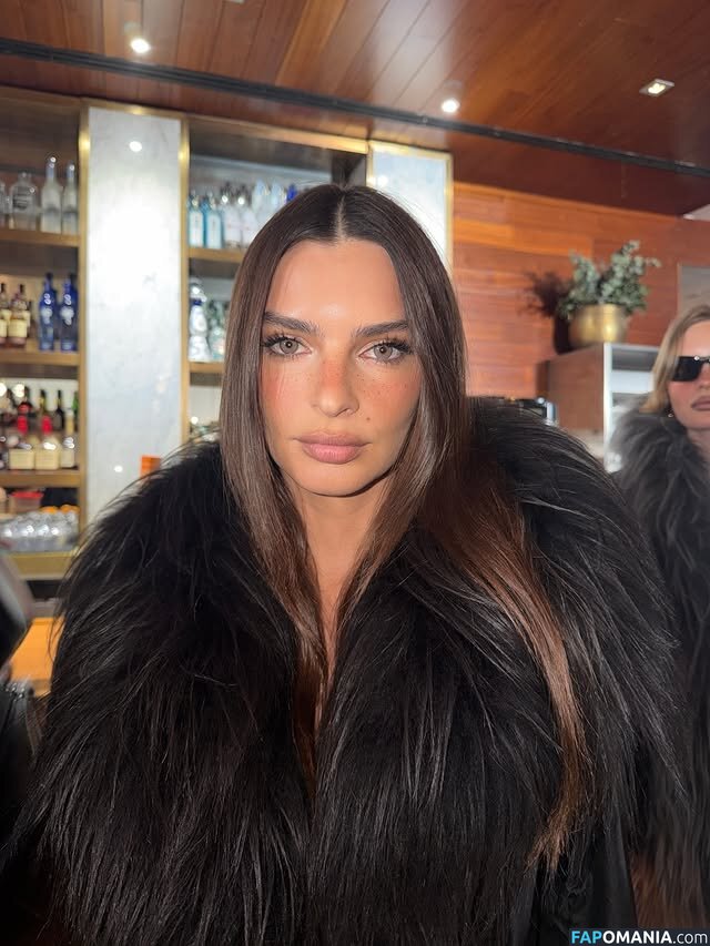 Emily Ratajkowski / Officialemilyratajkowski / emrata / https: ヌード OnlyFans  流出写真 #39
