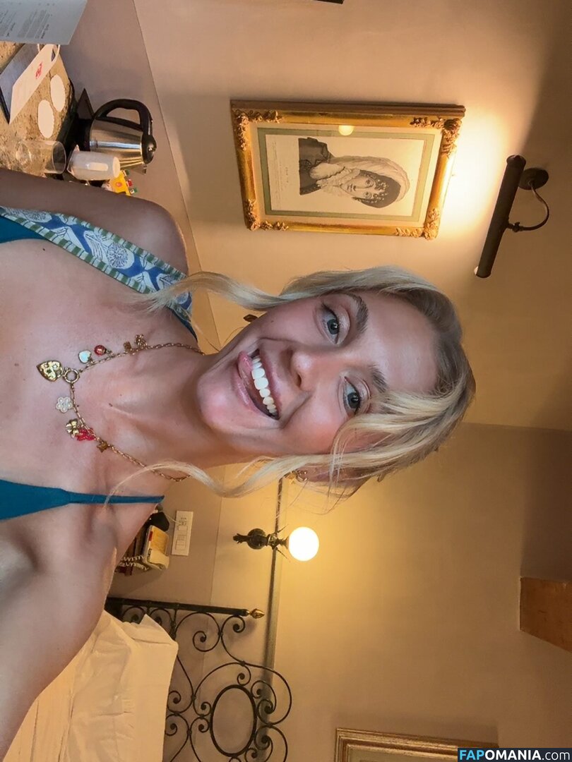 emilywallbank / emwallbank / https: / miwallbank ヌード OnlyFans  流出写真 #5