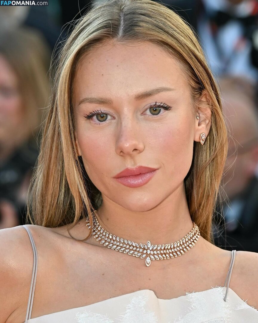 Ester Exposito / ester_exposito / esterexposito ヌード OnlyFans  流出写真 #217