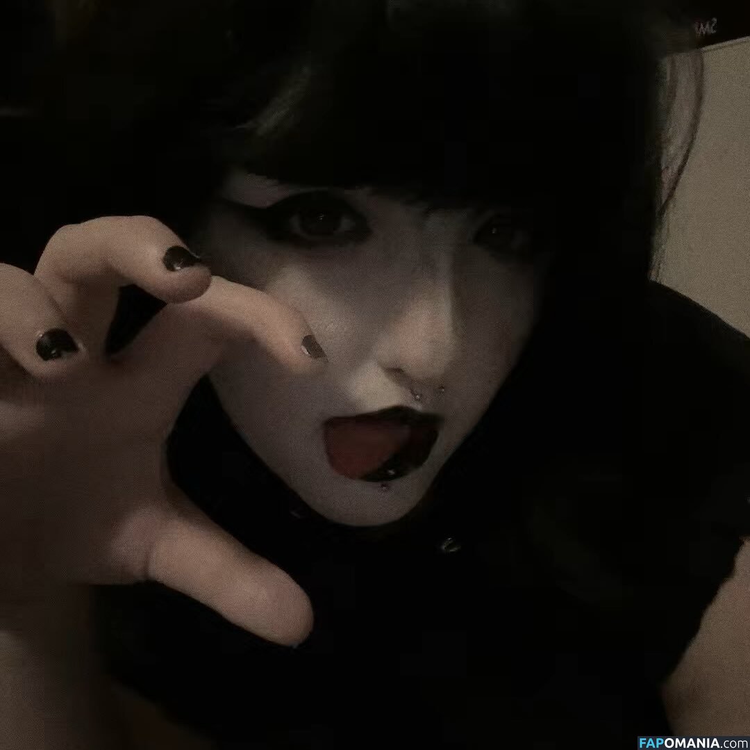 Myka / floral.and.fading._ / lets.cheers.t0.this ヌード OnlyFans  流出写真 #1