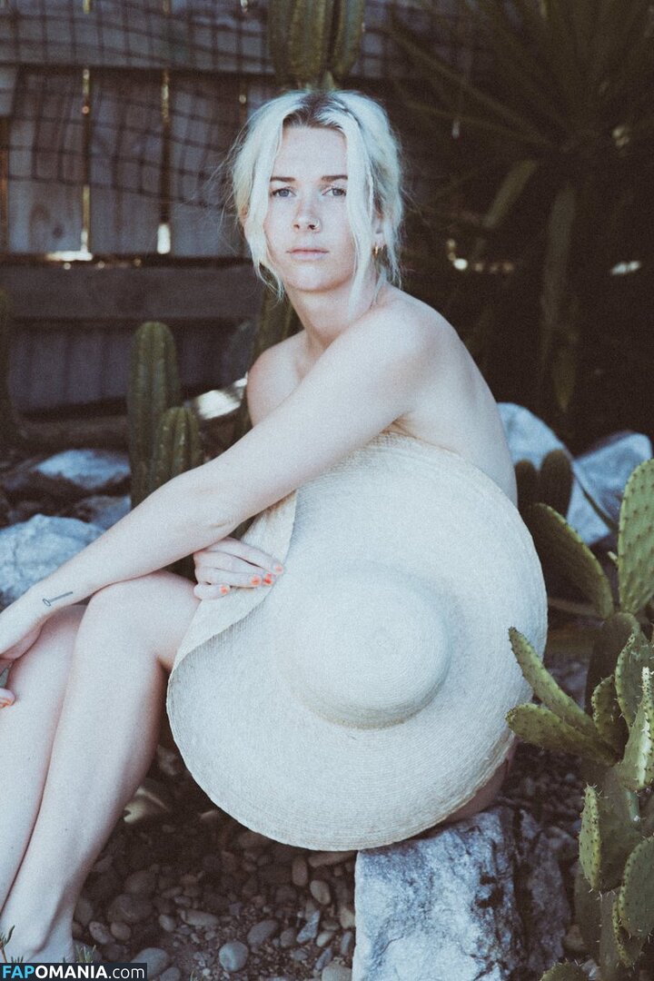 Broods singer / Georgia Nott / NottGeorgia / broodsmusic ヌード OnlyFans  流出写真 #4