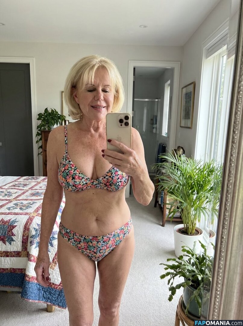 GrannyKatheryn / grandmakathryyn / grannykathryn / https: / yourgrannykat ヌード OnlyFans  流出写真 #1