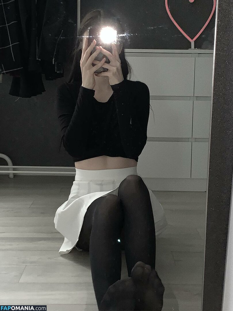 868833525 / grystnaya____ / grystnayaanya / matreshkaa / грустная аня ヌード OnlyFans  流出写真 #1