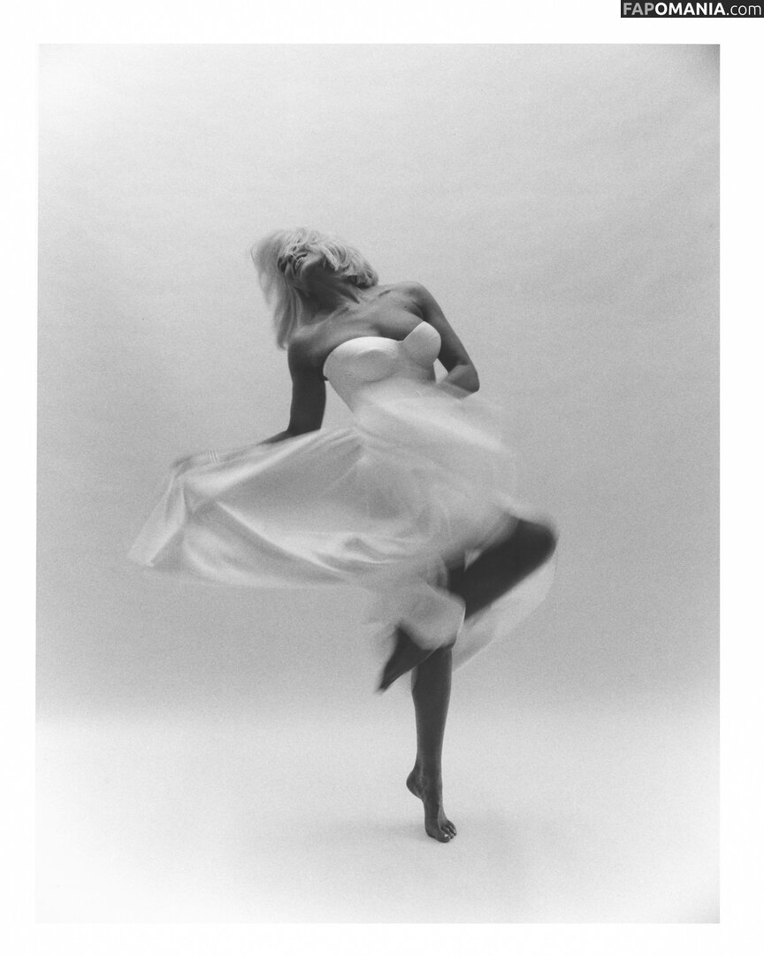 Hannah Waddingham / hannah_waddingham ヌード OnlyFans  流出写真 #3