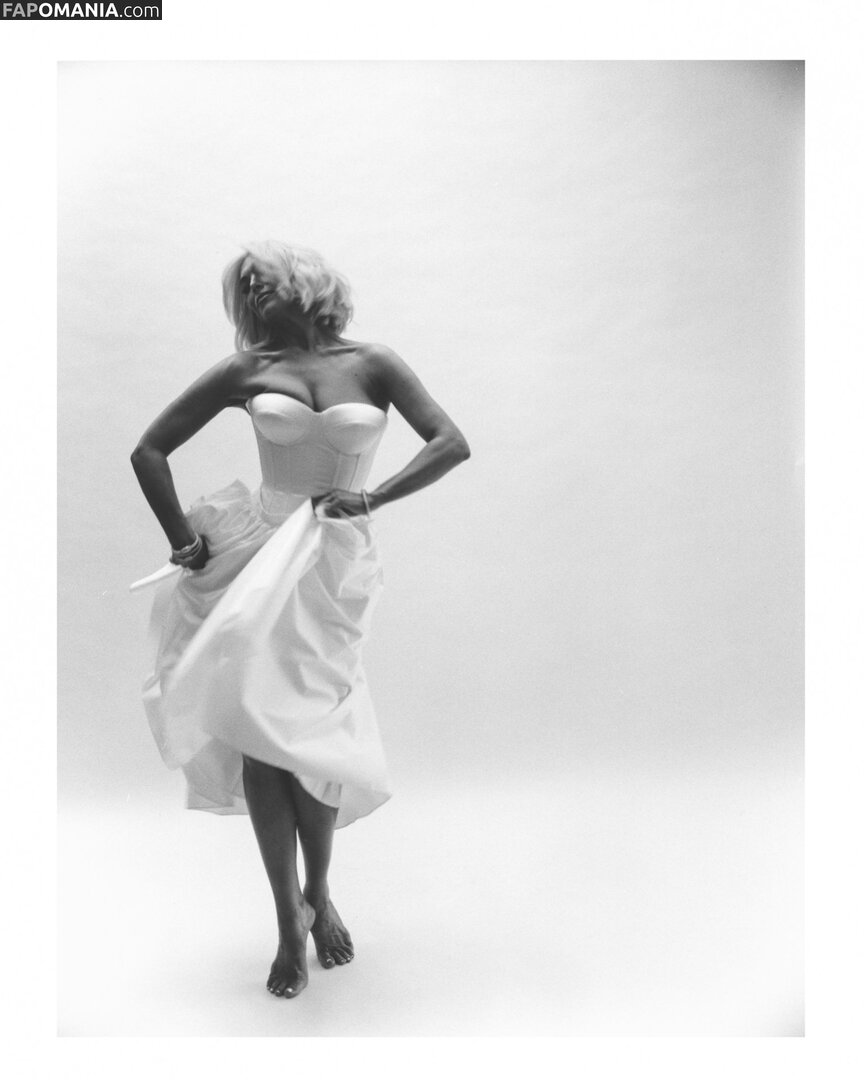 Hannah Waddingham / hannah_waddingham ヌード OnlyFans  流出写真 #6