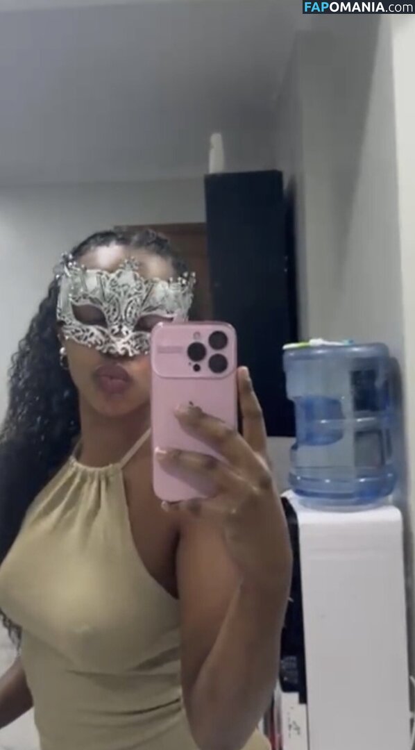 HornAfrica / east african / hickiesnbubbles / hornsafricasafaris ヌード OnlyFans  流出写真 #3