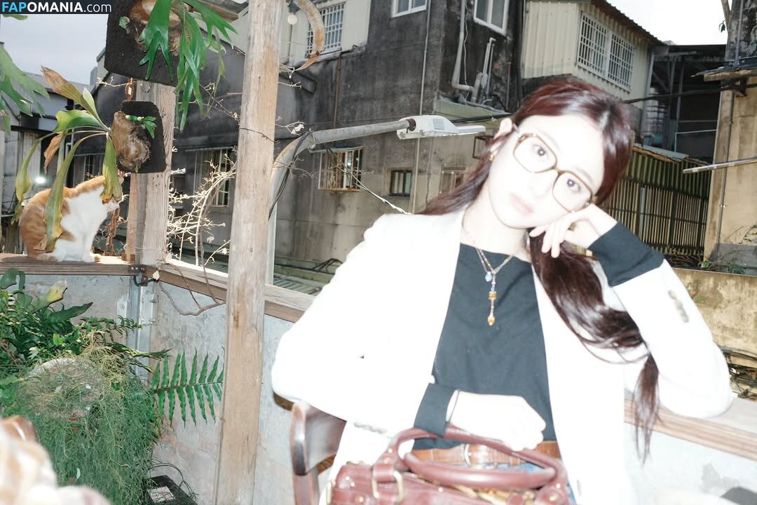 Huh Yunjin 허윤진 / LESSERAFIM / yunjin_lesserafims ヌード OnlyFans  流出写真 #13