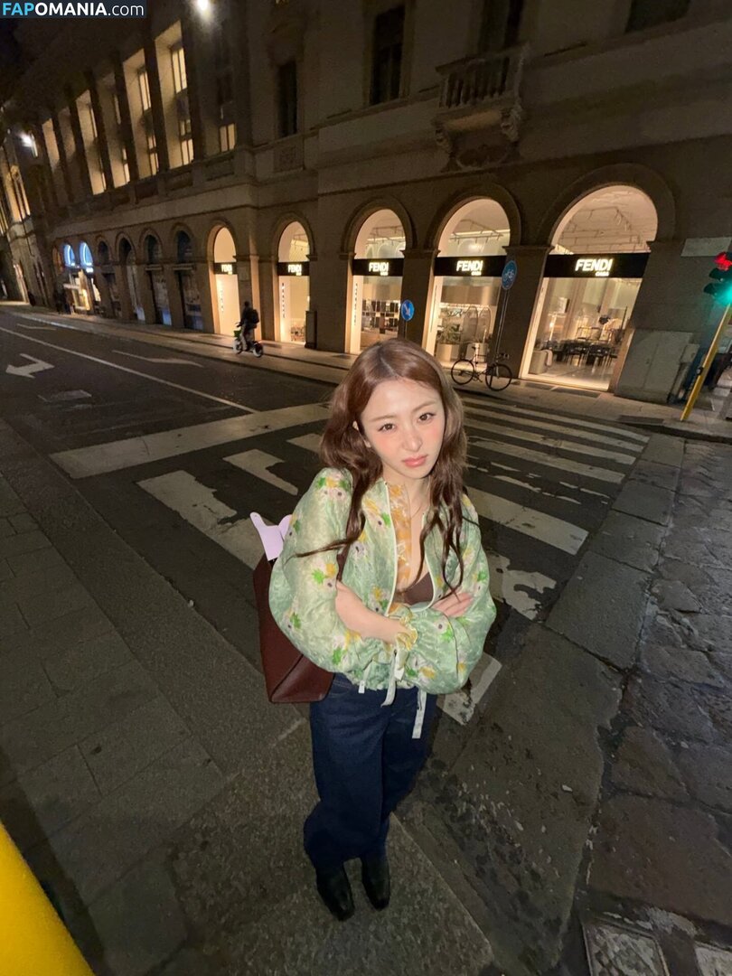 Huh Yunjin 허윤진 / LESSERAFIM / yunjin_lesserafims ヌード OnlyFans  流出写真 #19