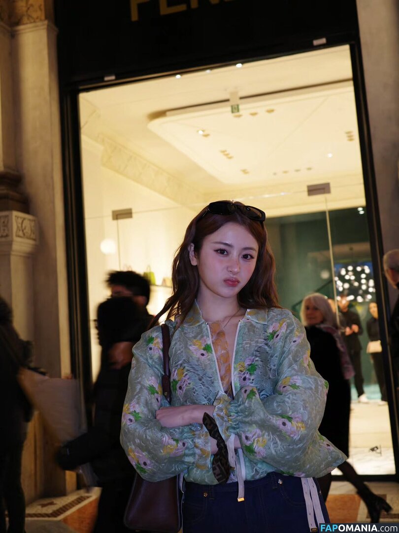 Huh Yunjin 허윤진 / LESSERAFIM / yunjin_lesserafims ヌード OnlyFans  流出写真 #32