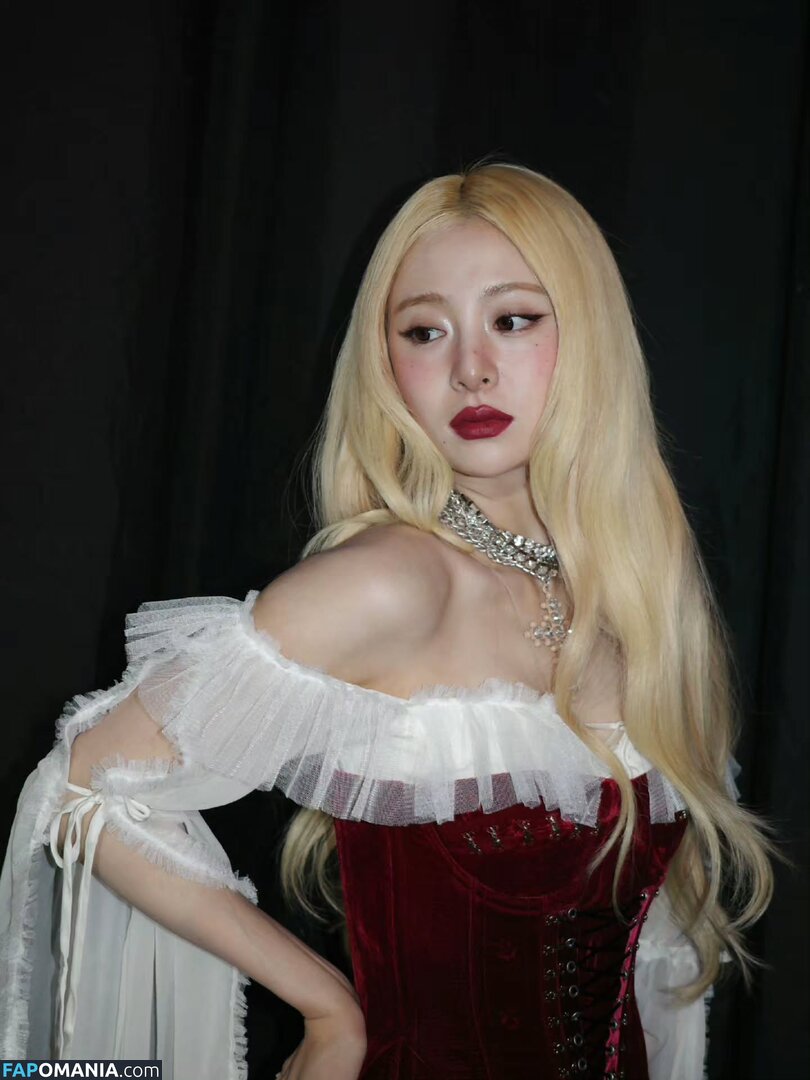 Huh Yunjin 허윤진 / LESSERAFIM / jenaissante ヌード OnlyFans  流出写真 #53