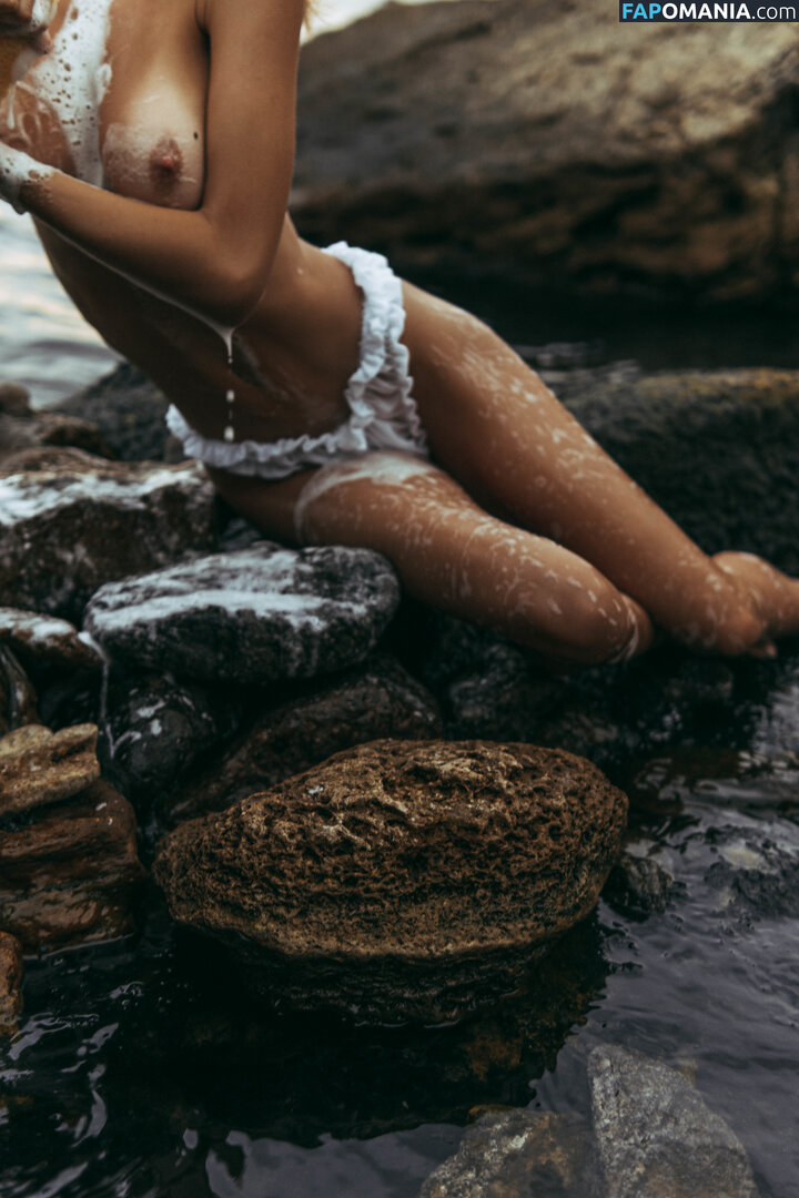Irimooree Iri_Moore / https: / irimooree ヌード OnlyFans  流出写真 #3