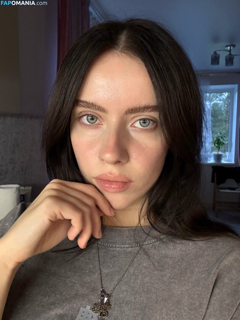 Irina Minkina / howeversnowy / rusian Billie eilish ヌード OnlyFans  流出写真 #2