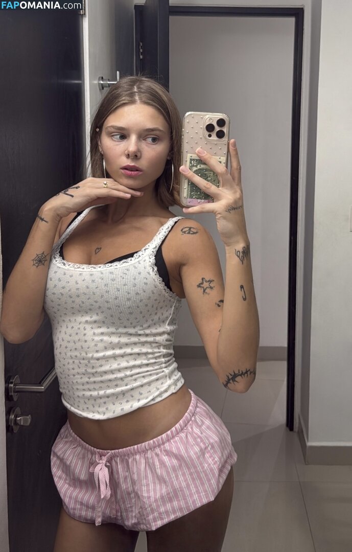 Ivasimmetria ヌード OnlyFans  流出写真 #4