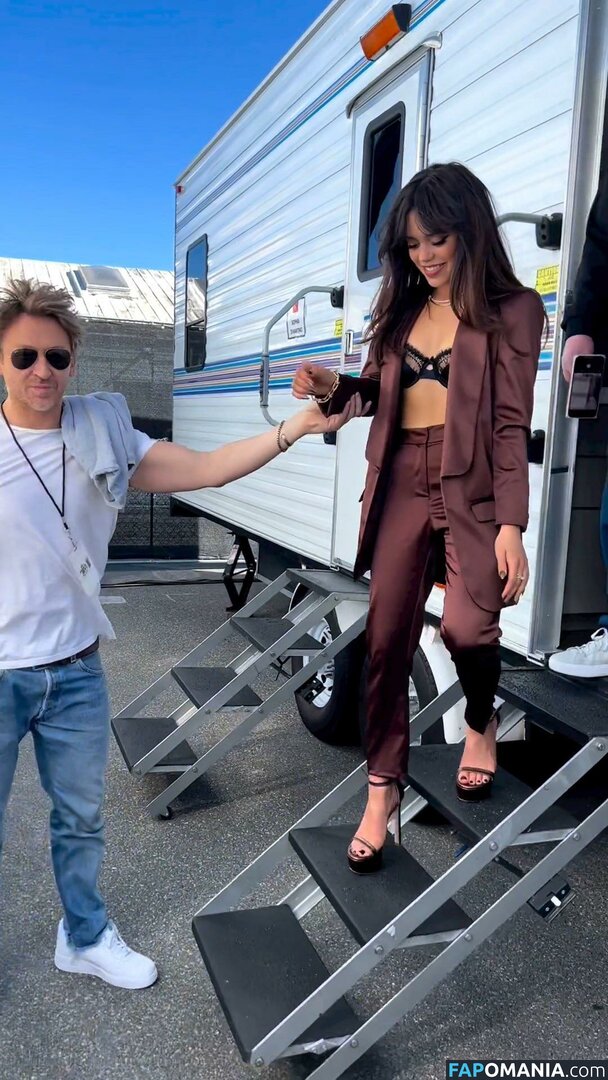 Jenna Ortega / Page / jennaortega ヌード OnlyFans  流出写真 #376