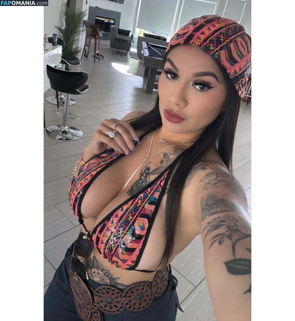 Jessica Elliott / Jessica Estrada / https: / jesslilyelliott / pinky_von_tease / pinkyvont ヌード OnlyFans  流出写真 #1