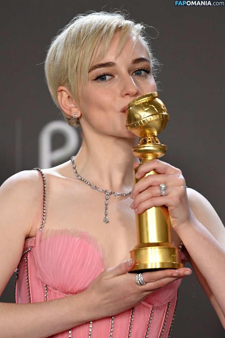 Julia Garner / juliagarnerofficial / ztyg_29 ヌード OnlyFans  流出写真 #2