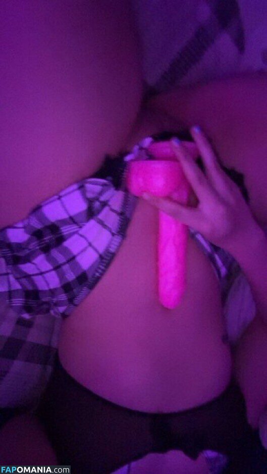 Julia Graham / https: / teasingmoon / teasingmoon... / temptedevil / temptedevil... ヌード OnlyFans  流出写真 #3