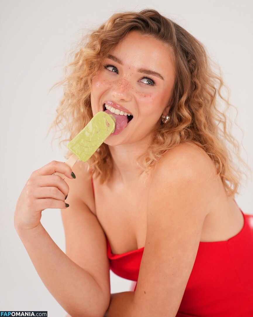 Julia Beautx / Julia Willecke / https: / juliabeautx ヌード OnlyFans  流出写真 #3