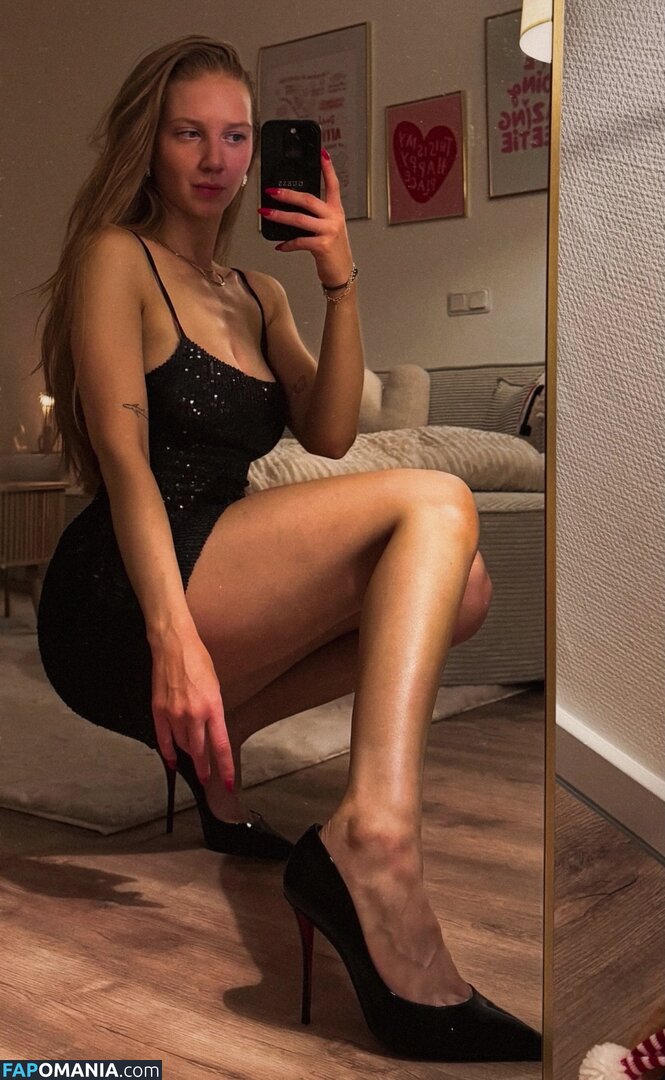 Katha Aomodels / aopremium / kathaaa_ecker ヌード OnlyFans  流出写真 #1