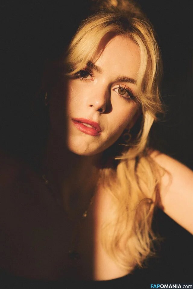 AdventuresSabrina / Kiernan Shipka / kiernanshipka ヌード OnlyFans  流出写真 #21